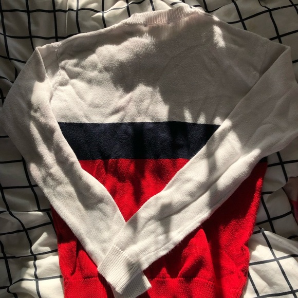 Brandy Melville sweater - Picture 4 of 4